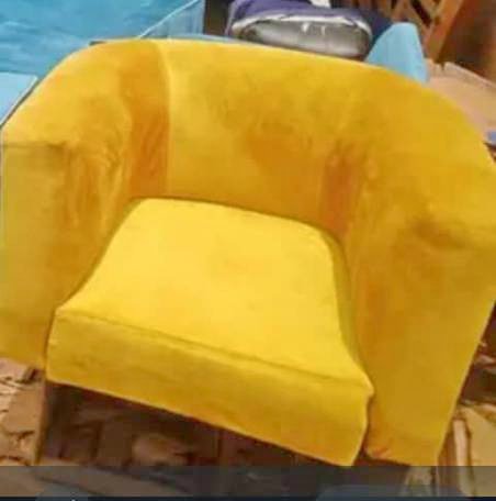 Fauteuil design jaune moutarde